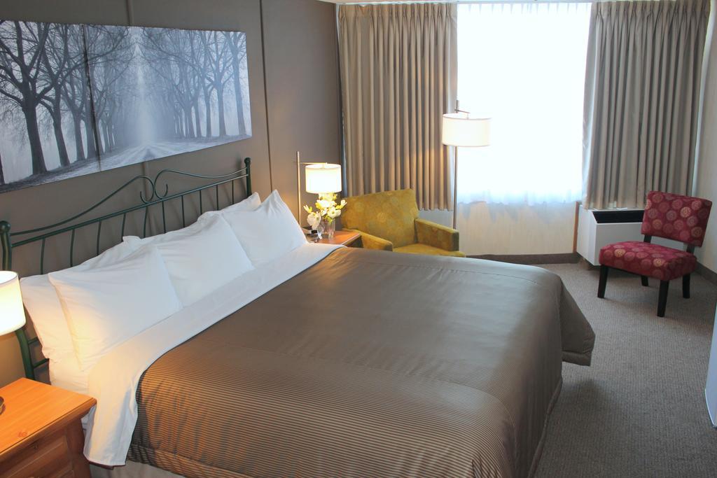 Confederation Place Hotel Kingston Room photo